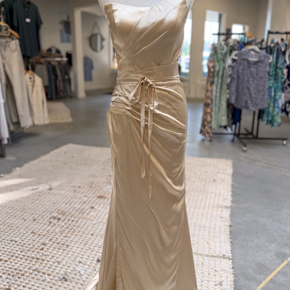 Chic One-Shoulder Cream Dress